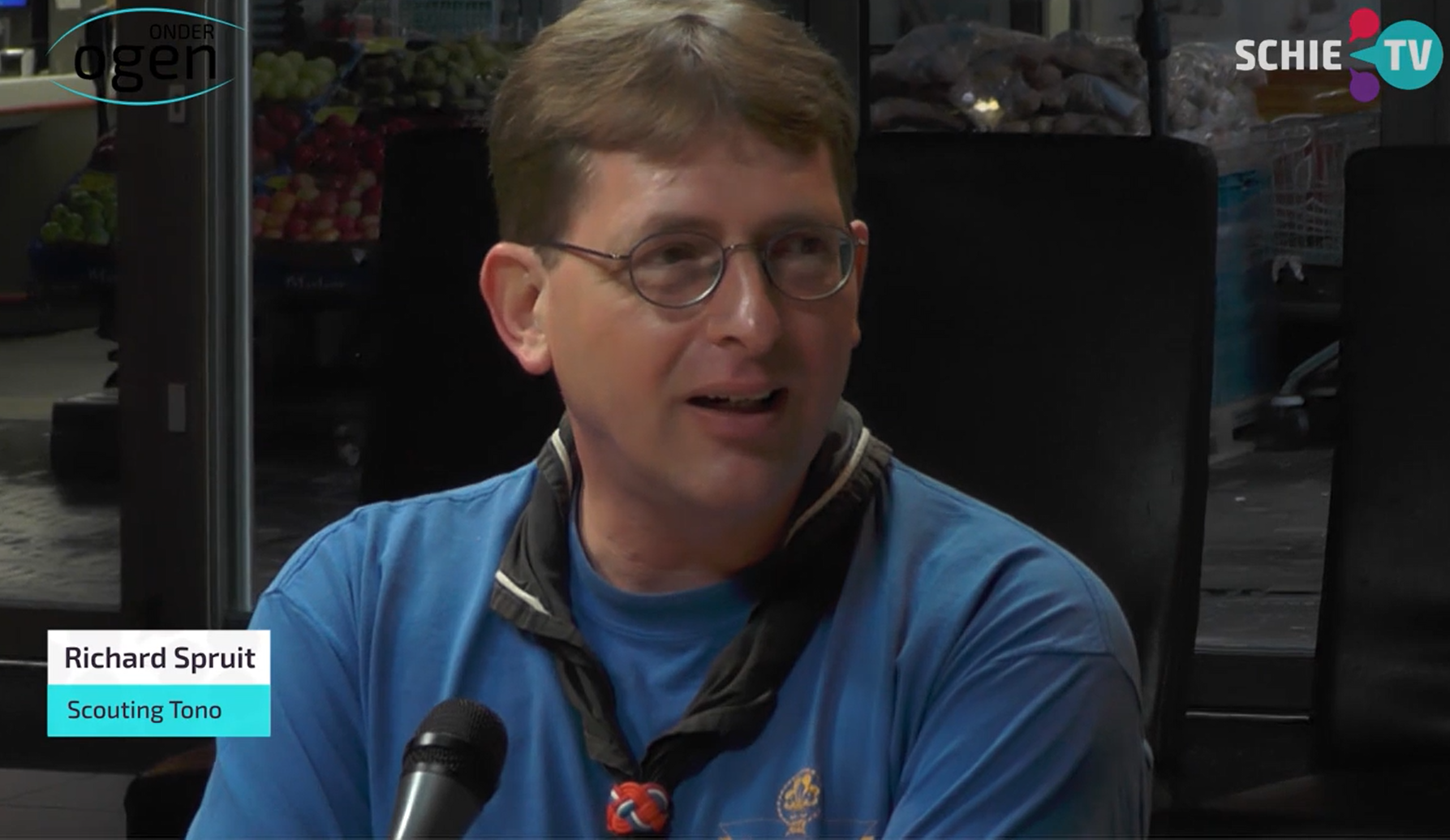 Richard Spruit verteld bij Schie TV over zijn afscheid na 30 jaar leiding te zijn geweest bij de welpen van de Scouting Tono-groep.
